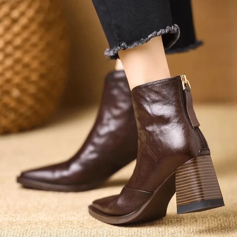 CLAUDIA | LUXURIOSE STIEFELETTEN MIT MITTLEREM ABSATZ
