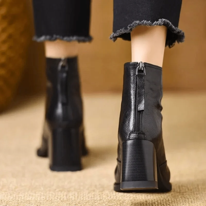 CLAUDIA | LUXURIOSE STIEFELETTEN MIT MITTLEREM ABSATZ