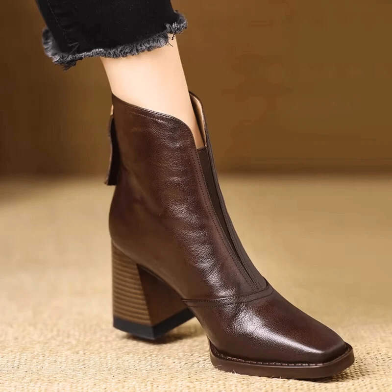 CLAUDIA | LUXURIOSE STIEFELETTEN MIT MITTLEREM ABSATZ