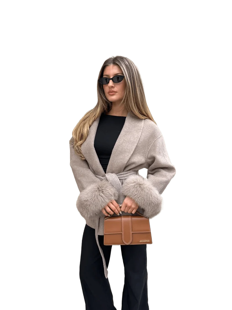 ARCTIC GRACE – ELEGANTER WOLLMANTEL FÜR DAMEN