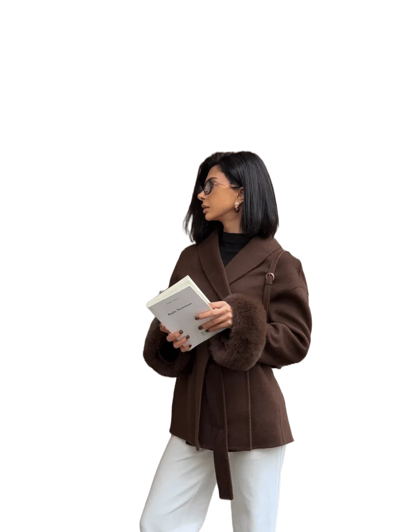 ARCTIC GRACE – ELEGANTER WOLLMANTEL FÜR DAMEN