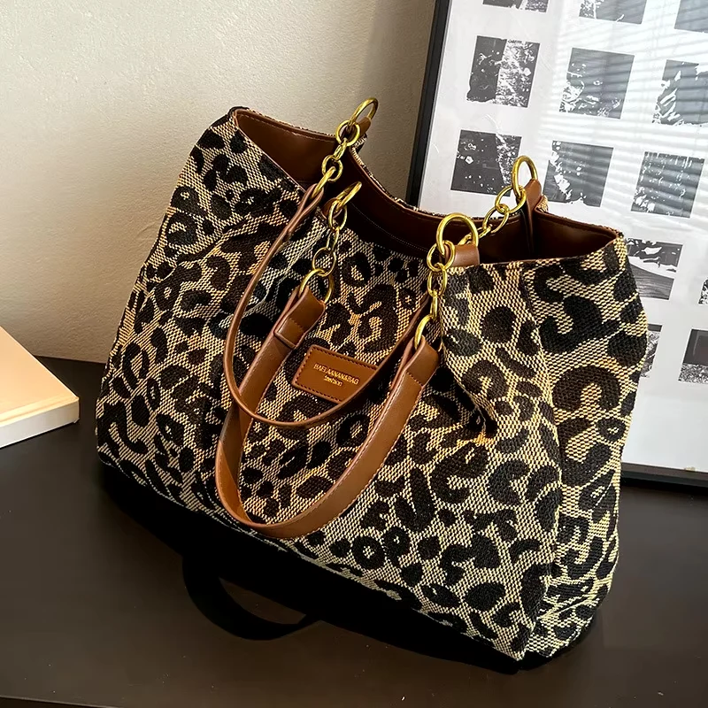 Lisanne | LUXURIÖSE UMHÄNGETASCHE MIT LEOPARDENMUSTER