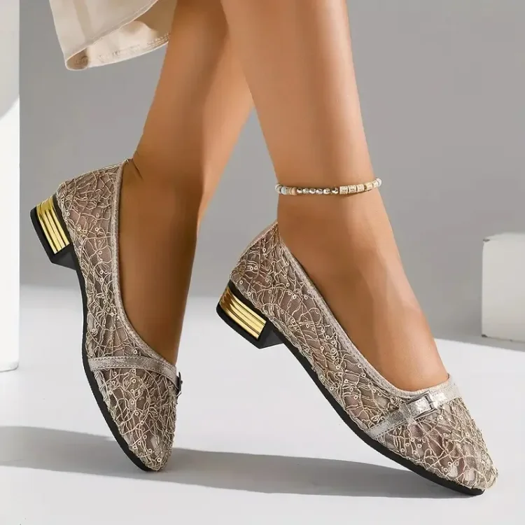 Damen Freizeit Slipper aus Spitze und Mesh