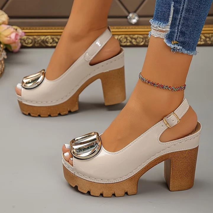 Megyn – Pumps Mit Vintage-Metallschnalle