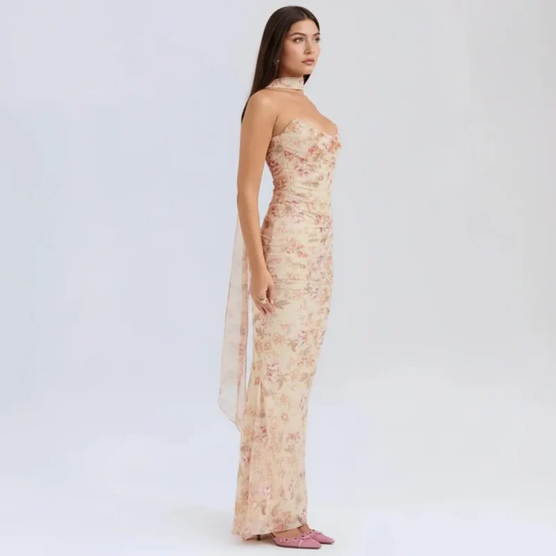 Hailey Kleid – Trägerloses Corsagen-Maxikleid mit Raffung