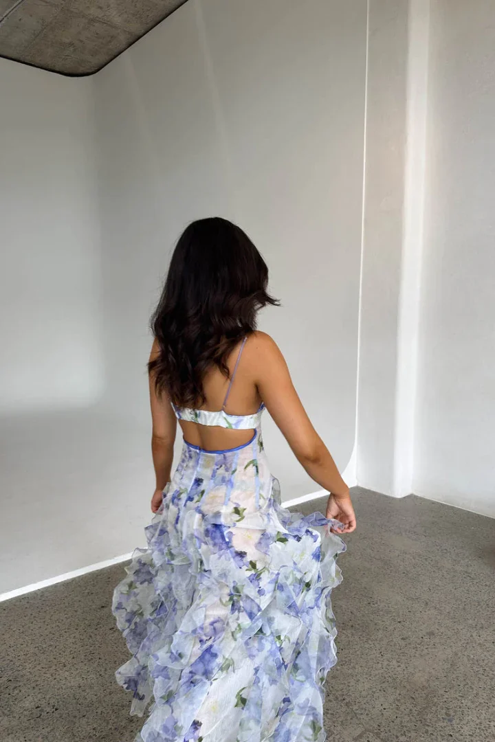 Langes Sommerkleid Weiß Blau Geblümt mit Volants & Korsett