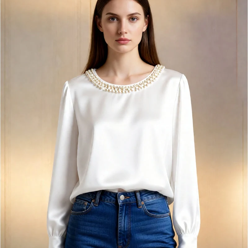 Quitterie – Satin Bluse Mit Perlenkragen