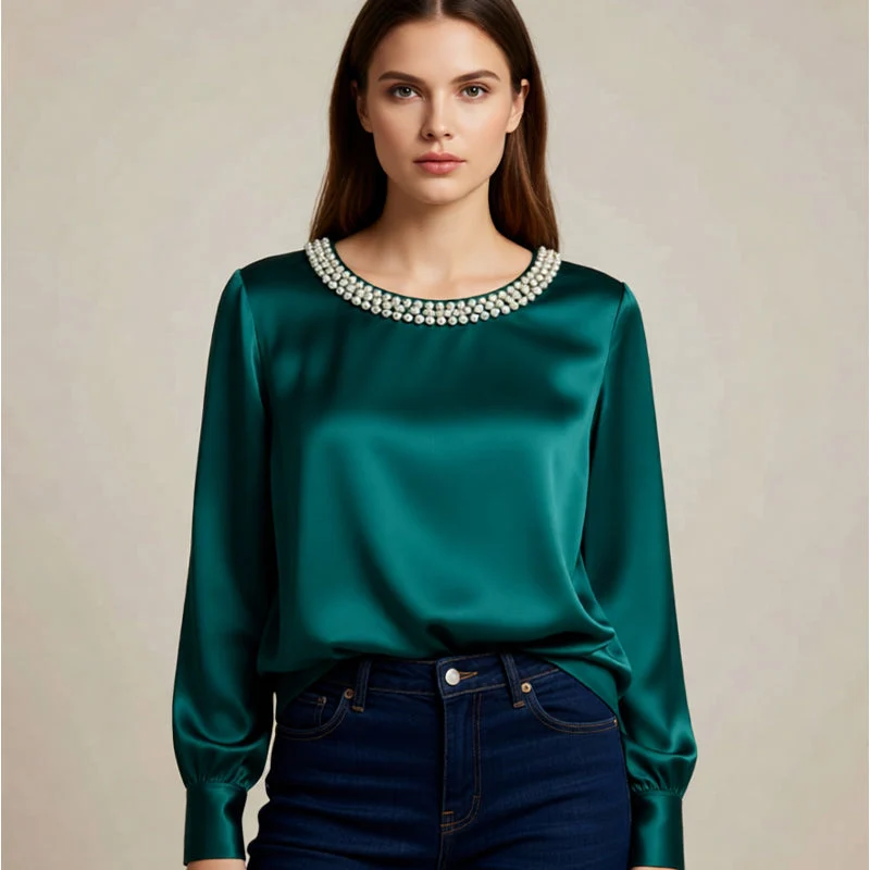 Quitterie – Satin Bluse Mit Perlenkragen