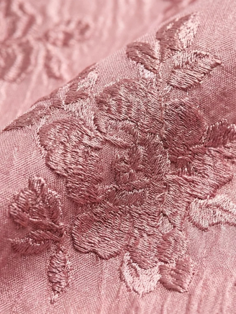 Xanthea | Kurzärmeliges, tailliertes, blumenstrukturiertes Maxikleid