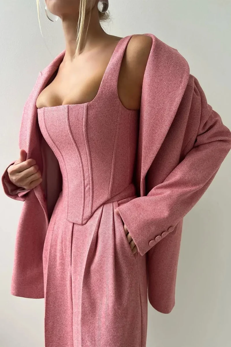 3-teiliges, tailliertes Set für Damen: Oberteil, Rock und Blazer