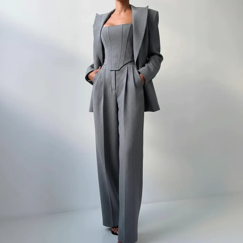 3-teiliges, tailliertes Set für Damen: Oberteil, Rock und Blazer