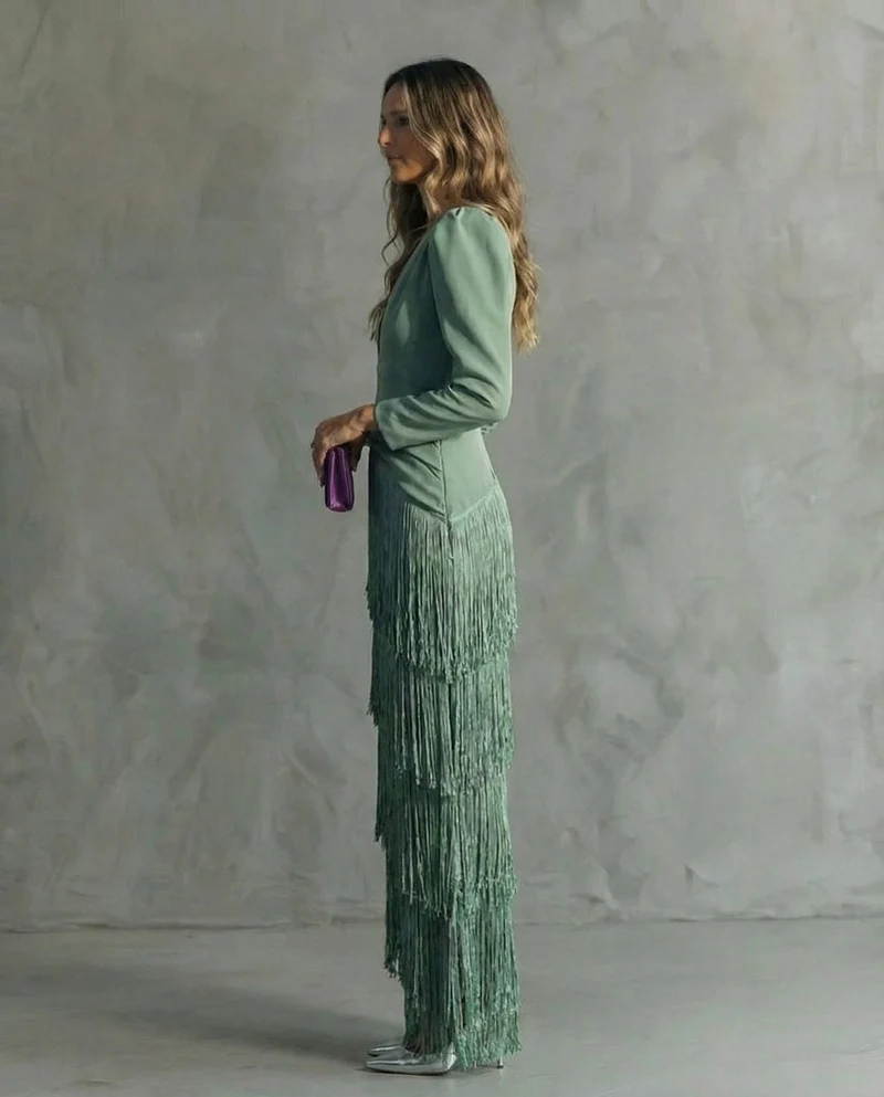 Nipuni - Elegantes Kleid Mit Fransenärmeln