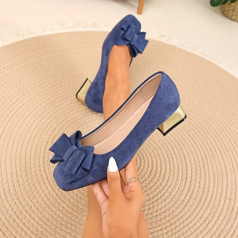 Silvie – Elegante Pumps Mit Schleife Und Niedrigem Blockabsatz