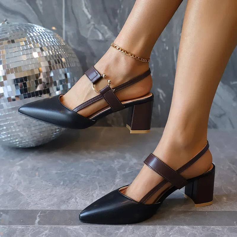Pumps für Damen mit Slingback-Verschluss, Blockabsatz und spitzer Zehenpartie