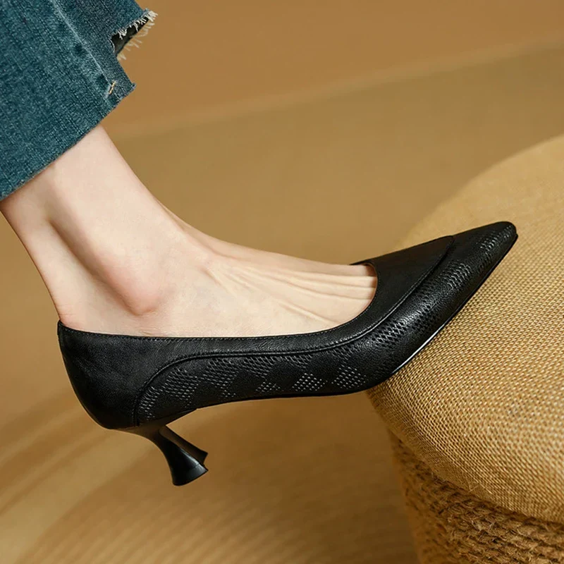 Pumps aus echtem Leder für Damen mit spitzer Zehenpartie