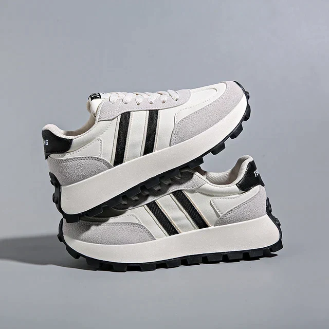 Flache Schnürsneaker für Damen mit Fußgewölbestütze