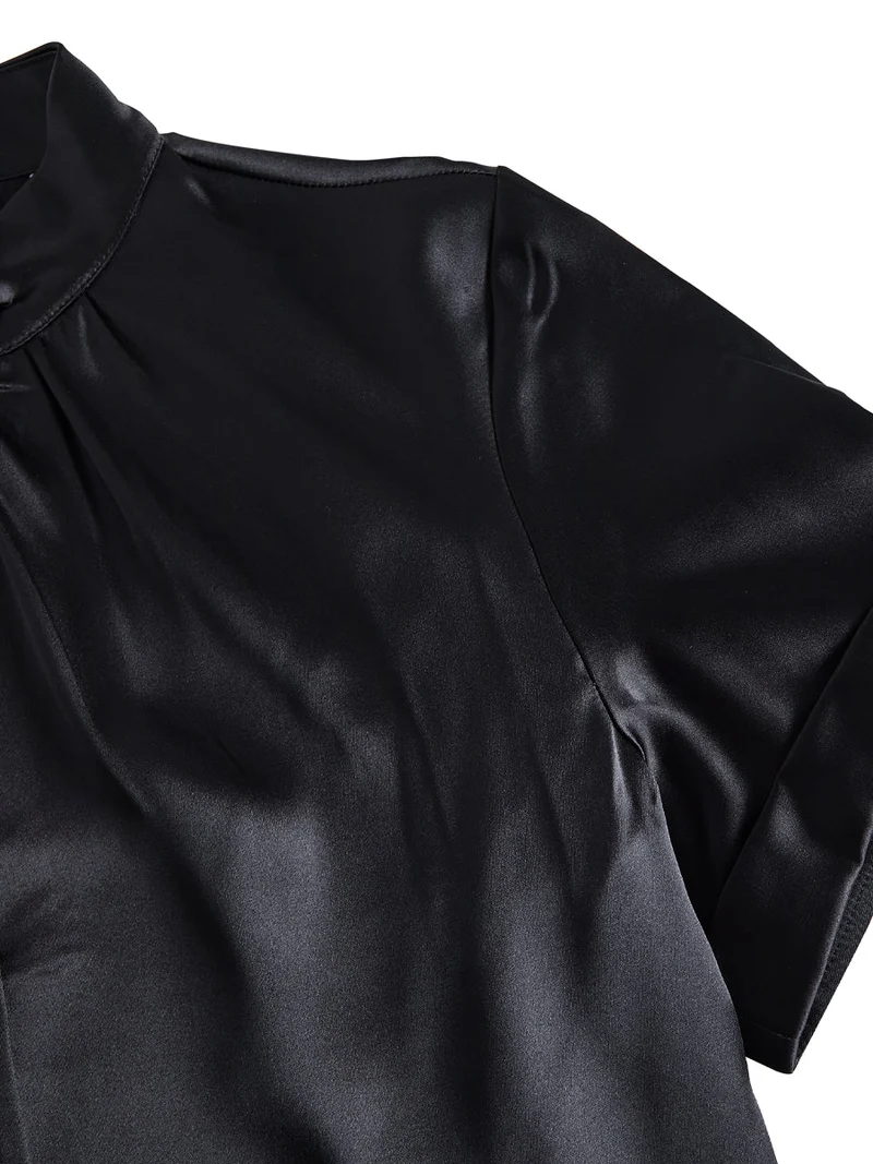 Weiße Satinbluse für Damen | Schlüssellochausschnitt