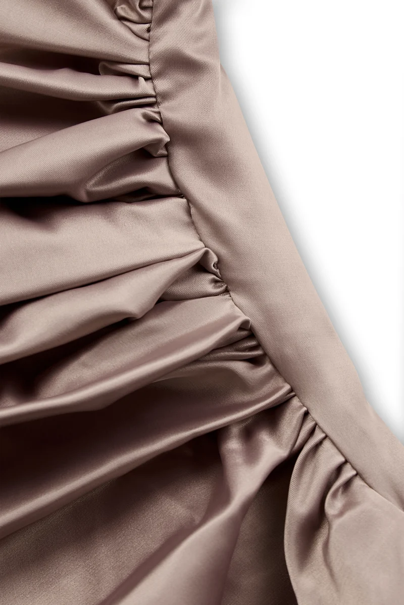 Champagnerfarbenes Ein-Schulter-Abendkleid aus Satin für Damen