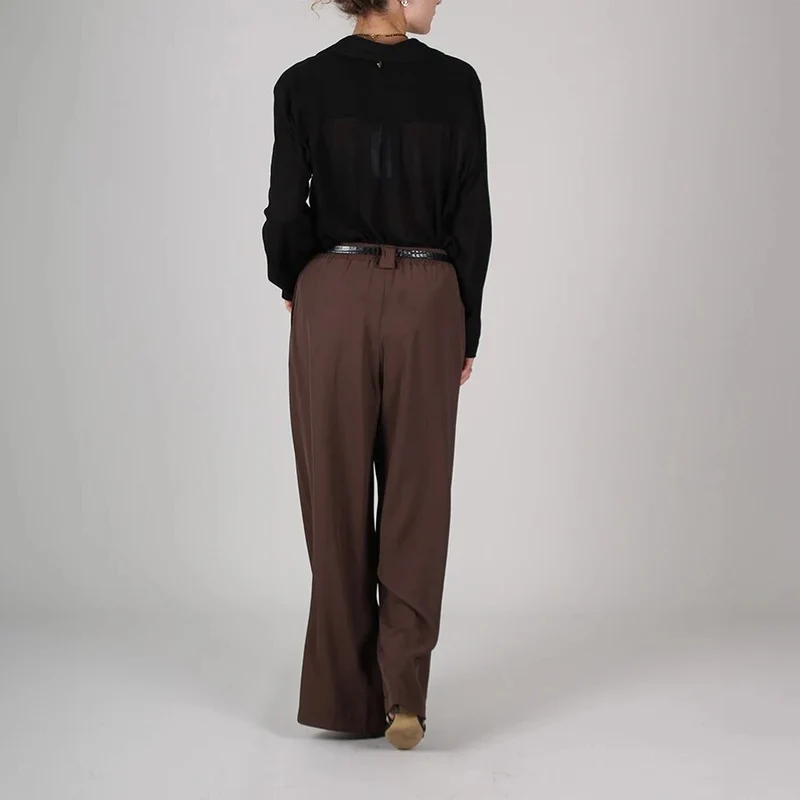 Damenhose mit weitem Bein und hoher Taille
