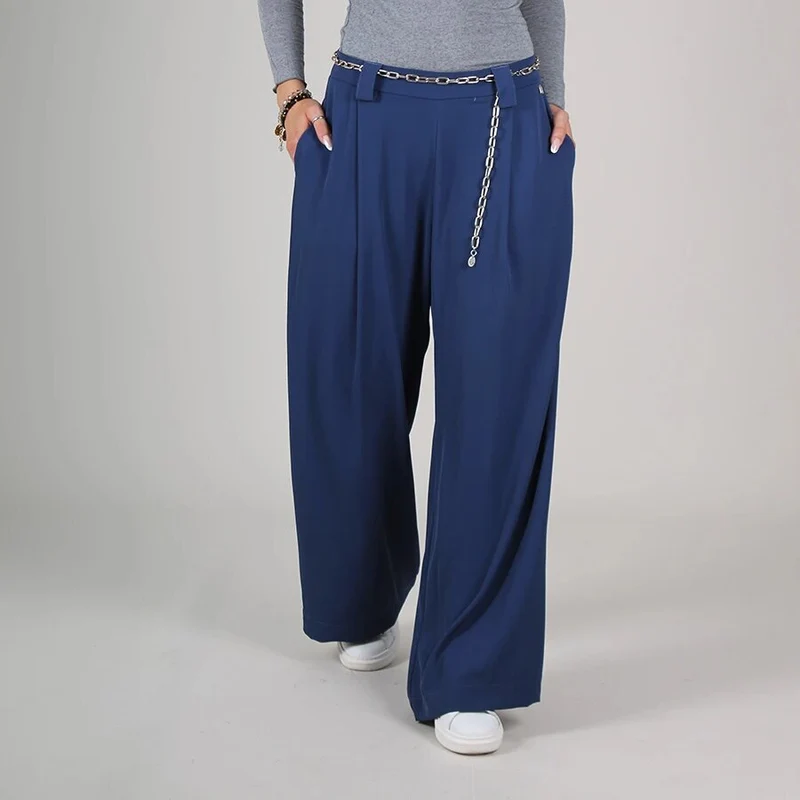 Damenhose mit weitem Bein und hoher Taille