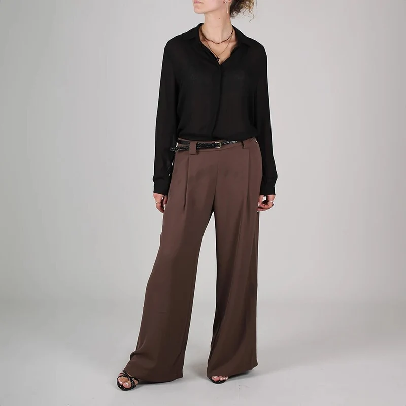 Damenhose mit weitem Bein und hoher Taille