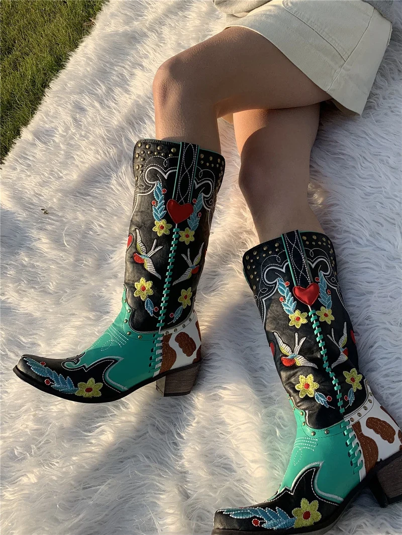 Elfriede | Damen Stilvolle Bestickte Cowboy-Stiefel mit Blumenmuster