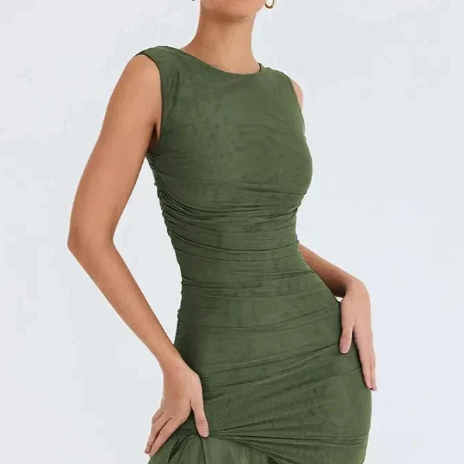 Midi-Kleid für Damen mit Rüschen und figurbetonter Passform | Ärmellos mit Rüschen