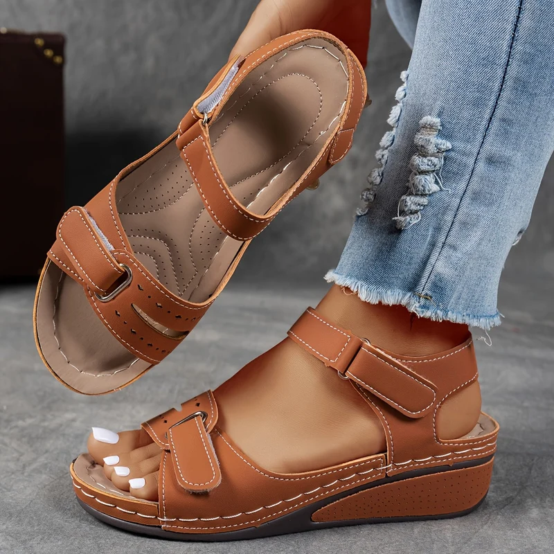 Orthopädische Damensandalen mit Fußbett