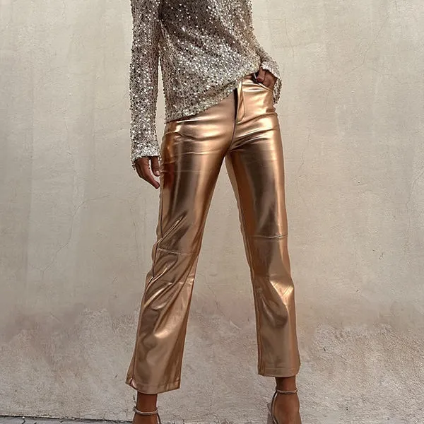 Gerade Damenhose aus metallischem Kunstleder