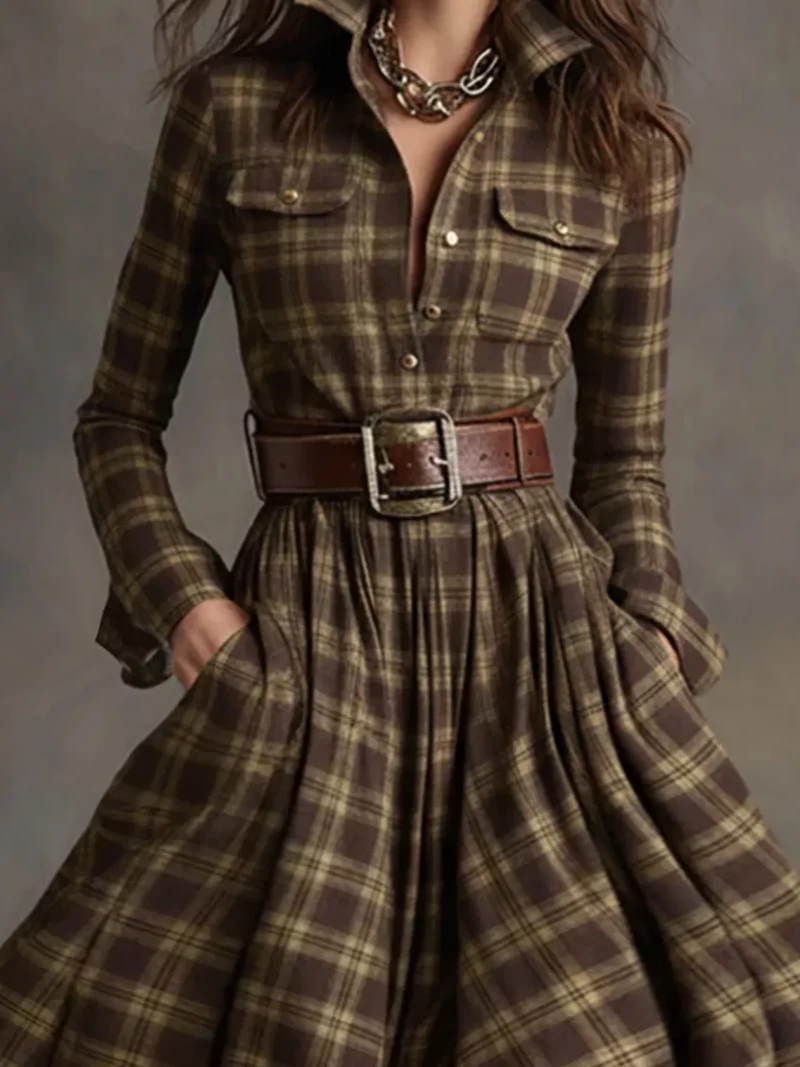 Damen-Maxikleid im Karomuster mit Knopfleiste