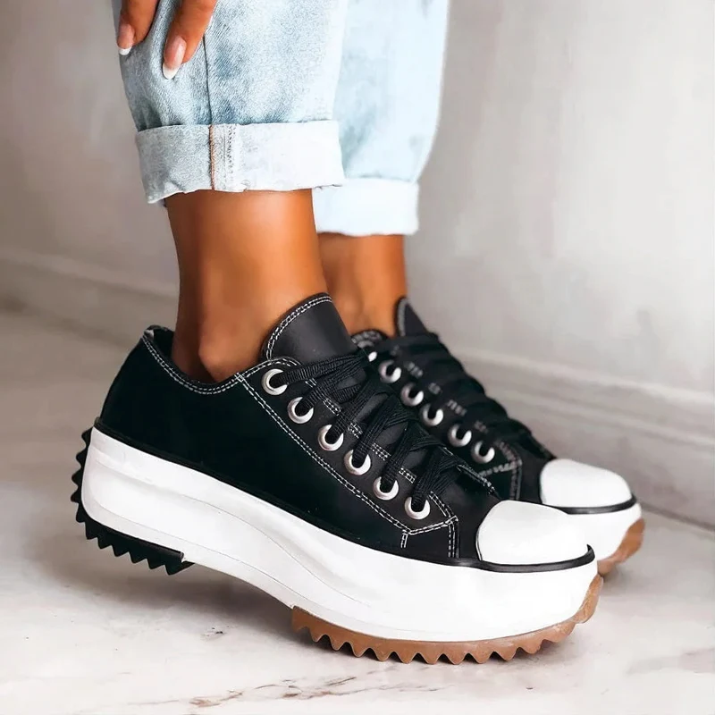 Orthopädische Damenschuhe mit Fußgewölbestütze